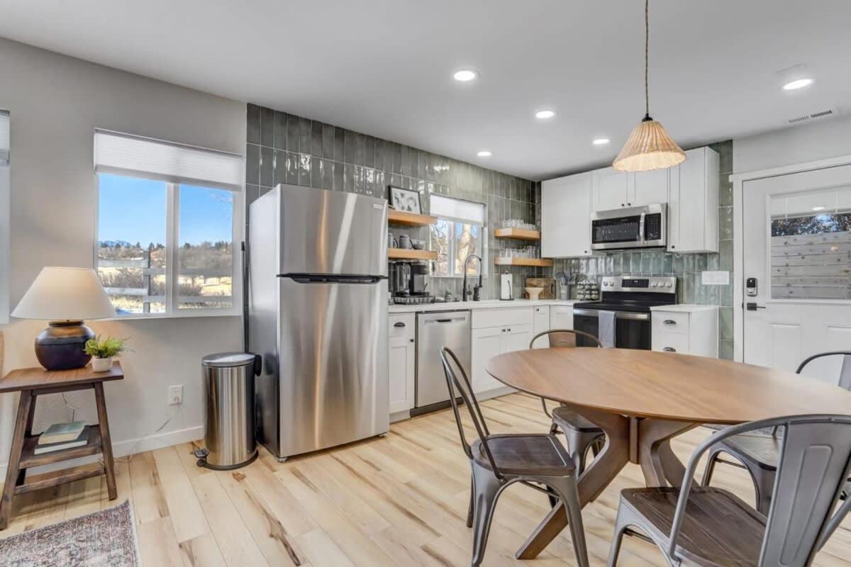 Tonka Heights Remodeled Oasis Bbq Hot Tub Holiday home Colorado Springs