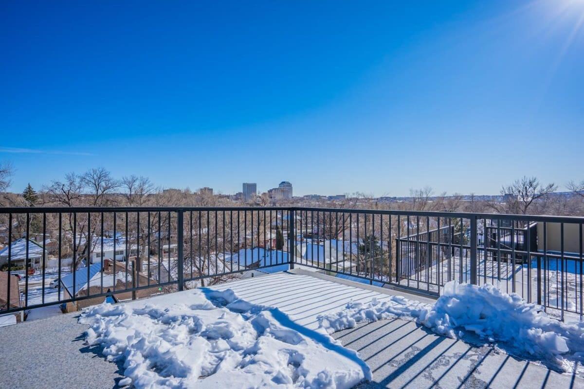 Holiday home 4br Urban Rooftop Patio With Views *