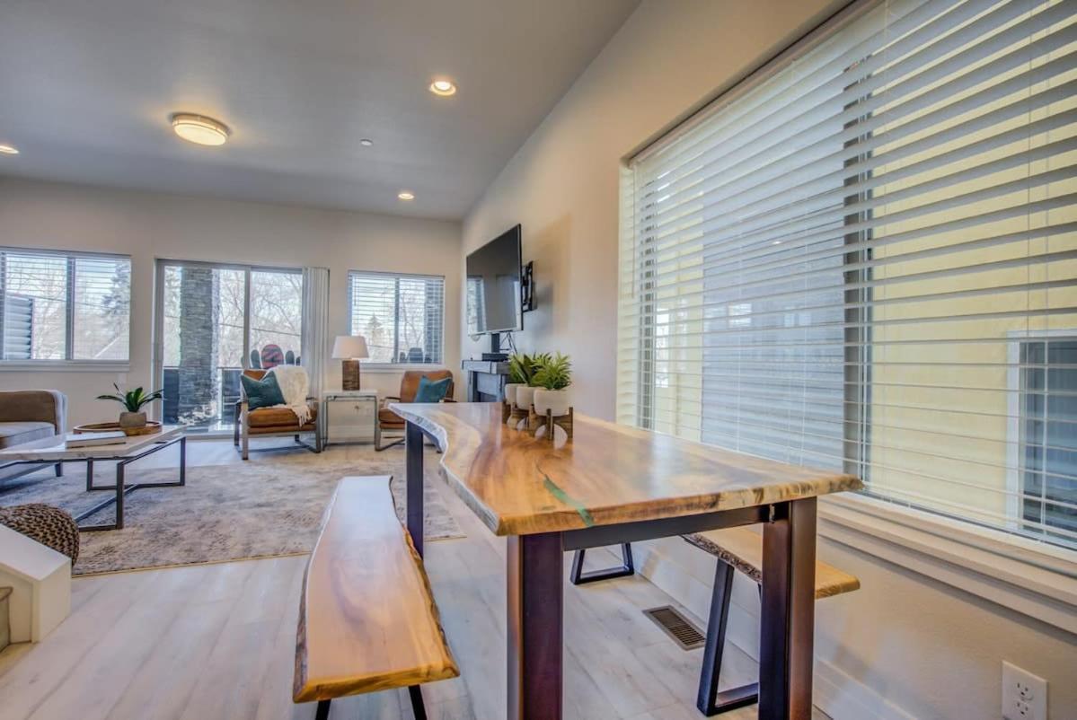 Holiday home 4br Urban Rooftop Patio With Views Colorado Springs