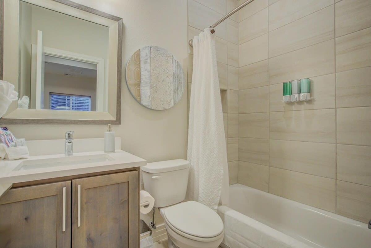 4br Urban Rooftop Patio With Views Holiday home *