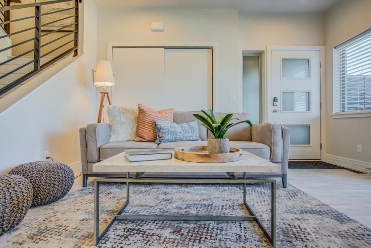 4br Urban Rooftop Patio With Views Holiday home Colorado Springs