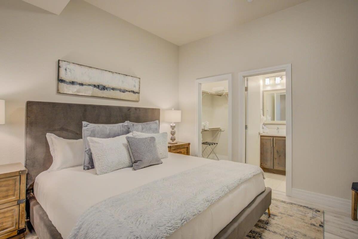 4br Urban Rooftop Patio With Views *