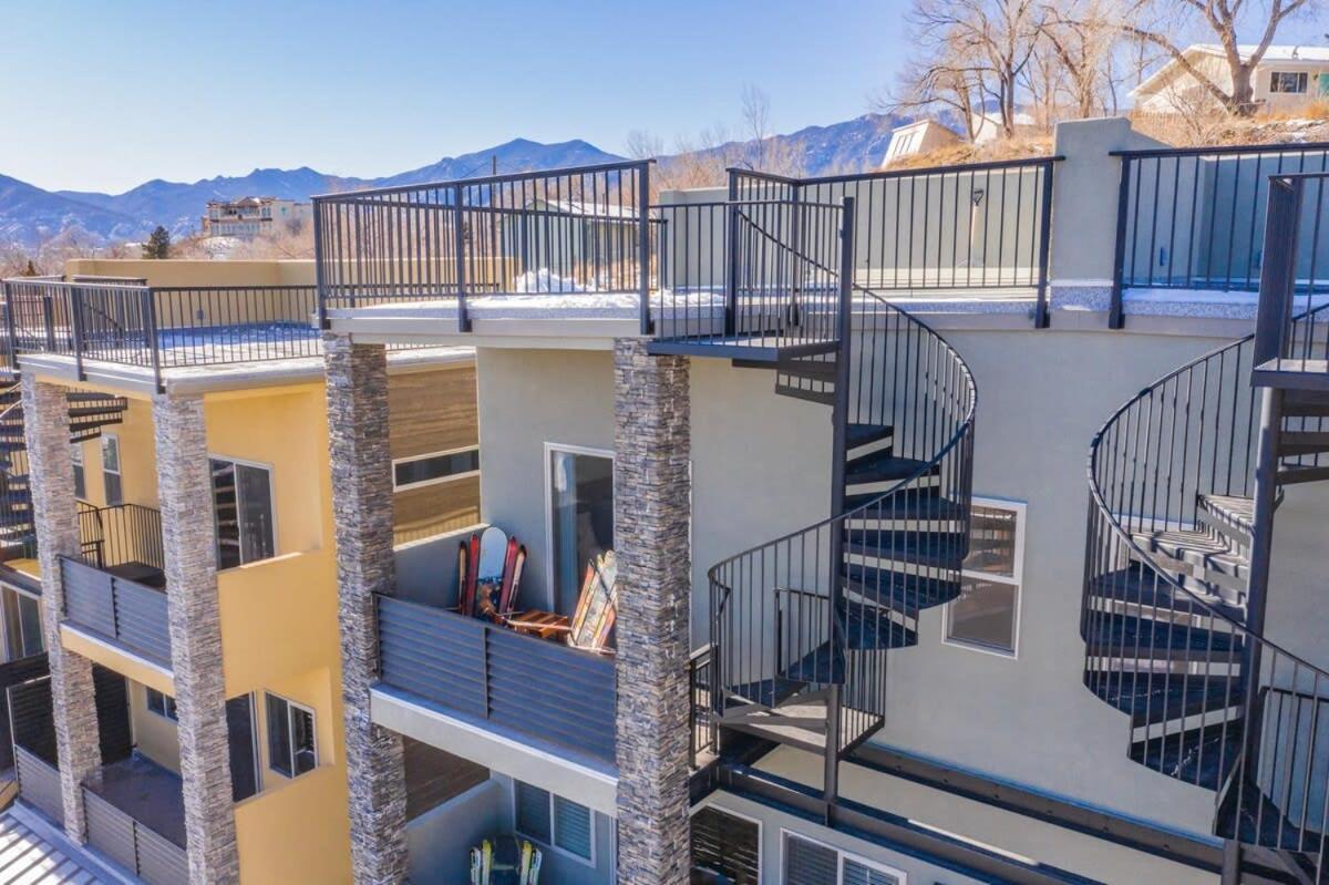 Holiday home 4br Urban Rooftop Patio With Views Colorado Springs