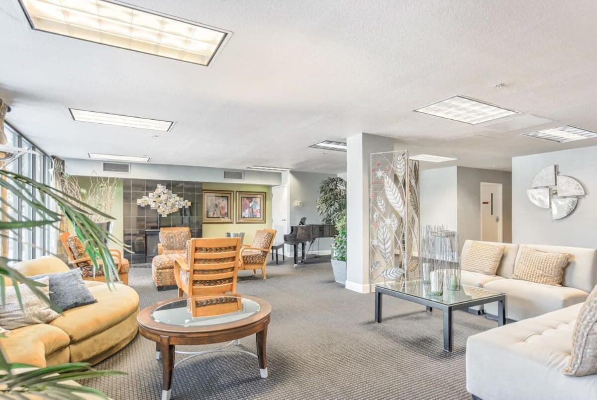 Apartment Chic Skyview Downtown *