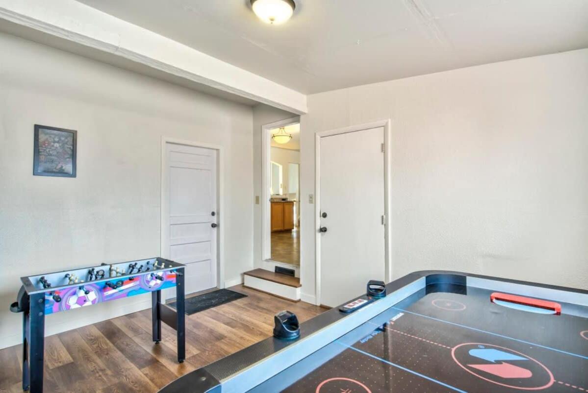 4bd Centrally Located Dog-friendly Close To Park Holiday home *