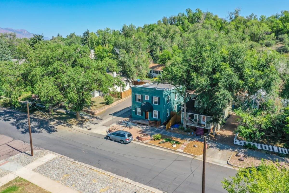 2 Bds Garden Of Gods - Near It Apartment