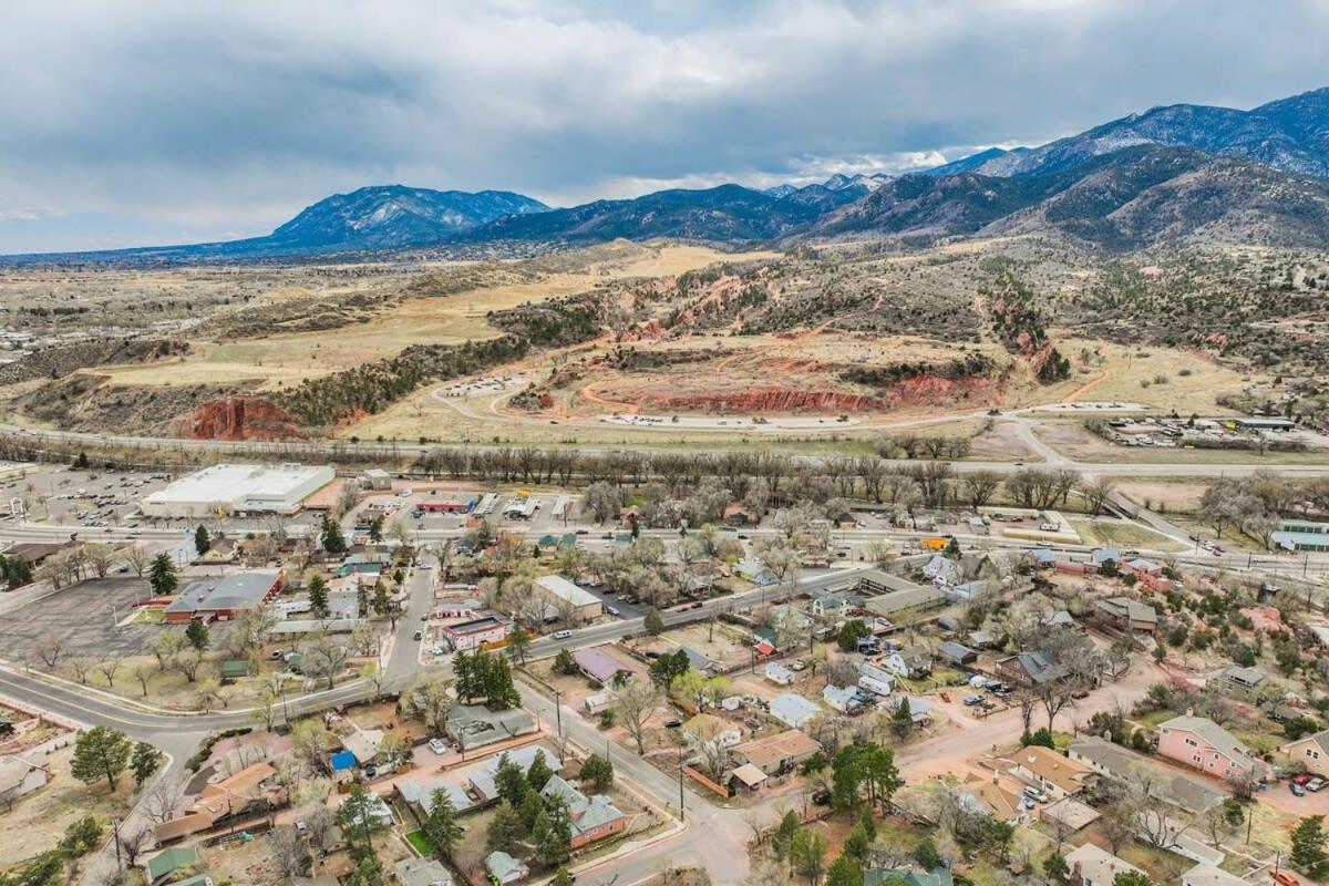 Close To The Action Walk To Garden Of The Gods Apartment Colorado Springs
