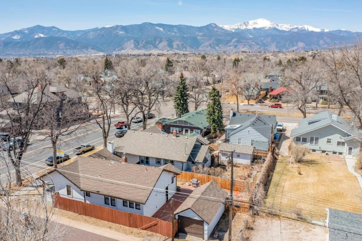 Holiday home 3bd Downtown Family Escape Grill Fire Pit Colorado Springs
