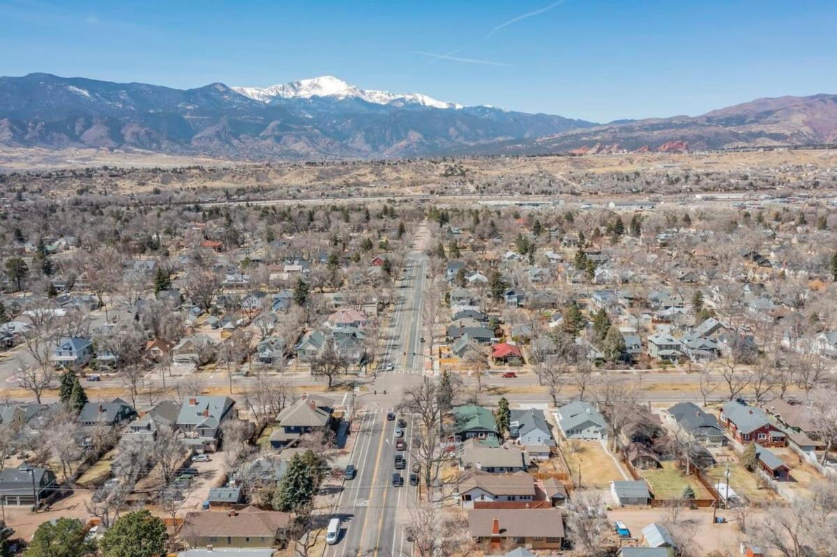 Holiday home 3bd Downtown Family Escape Grill Fire Pit Colorado Springs