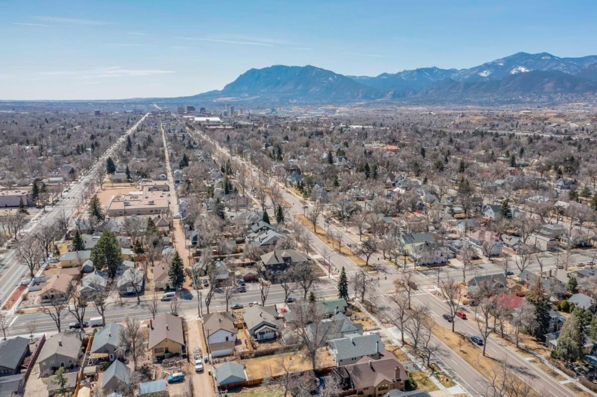 3bd Downtown Family Escape Grill Fire Pit Colorado Springs