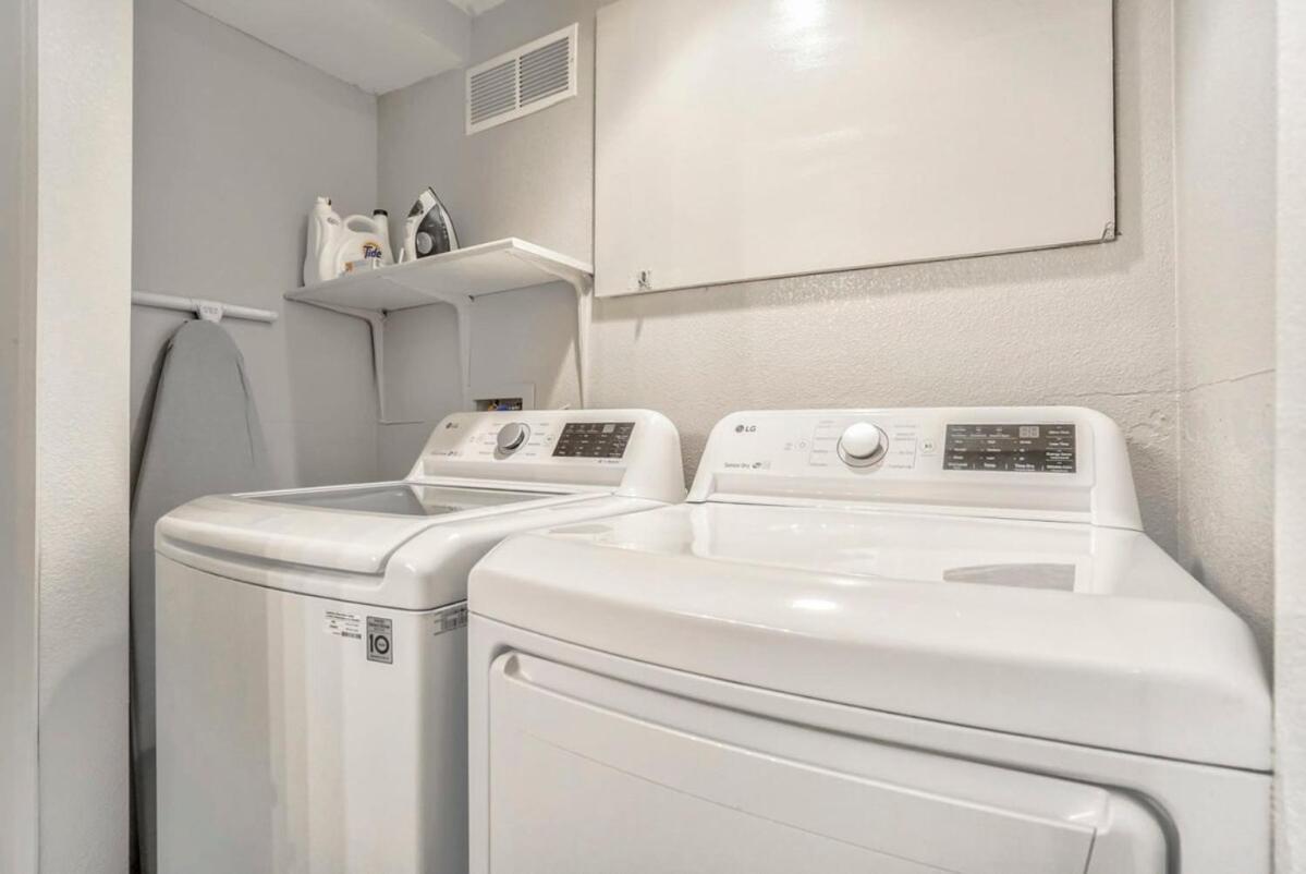 Holiday home 3bd Downtown Family Escape Grill Fire Pit *