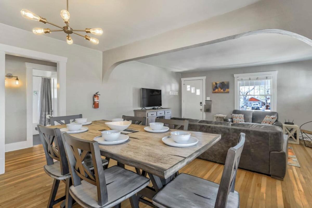 Holiday home 3bd Downtown Family Escape Grill Fire Pit Colorado Springs
