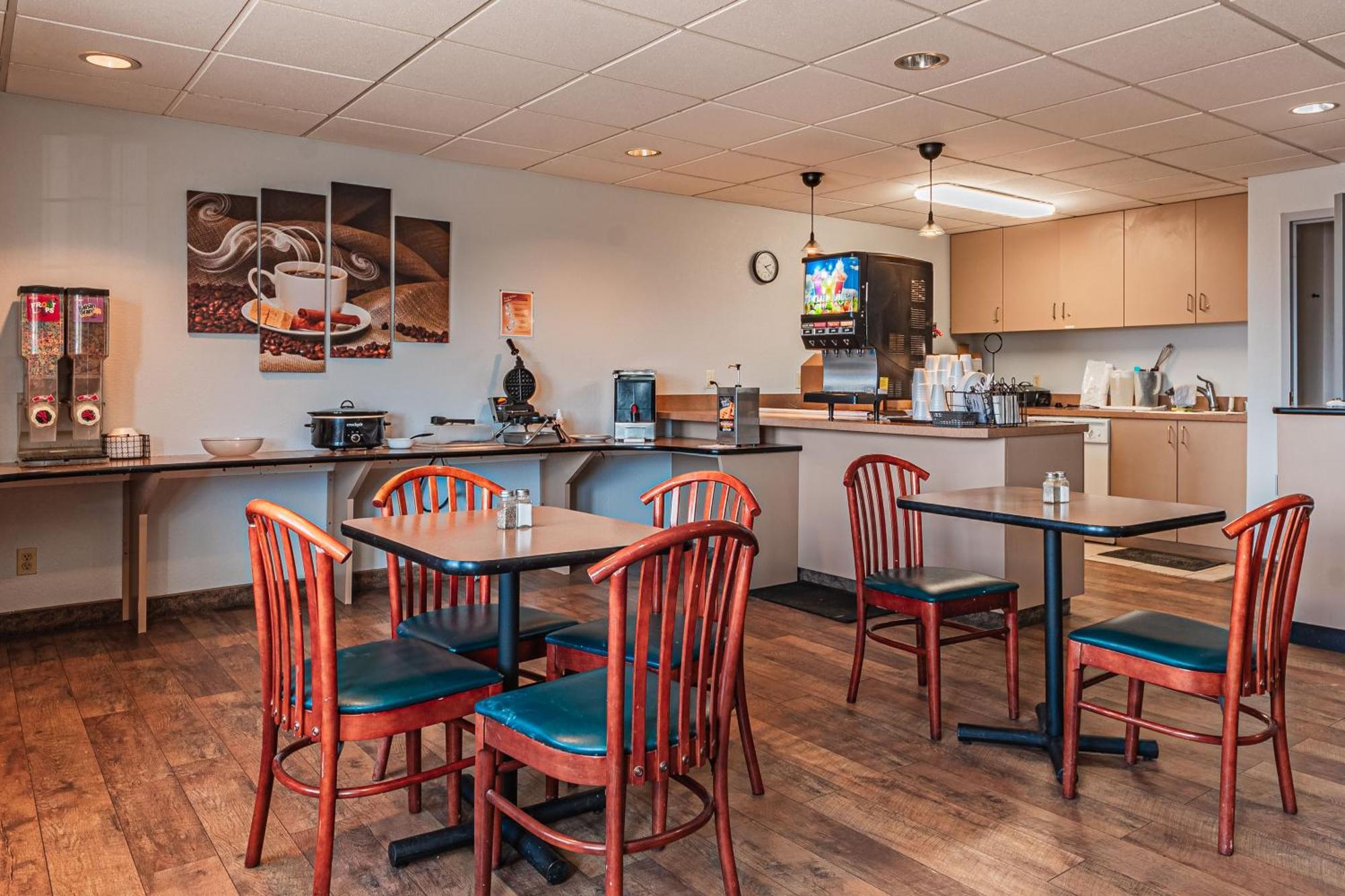 Travelodge By Wyndham Airport - Peterson Sfb 2* Colorado Springs