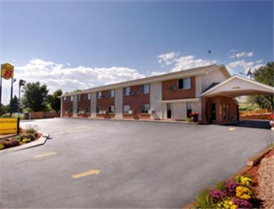 Super 8 By Wyndham Colorado Springs/chestnut Street 2*