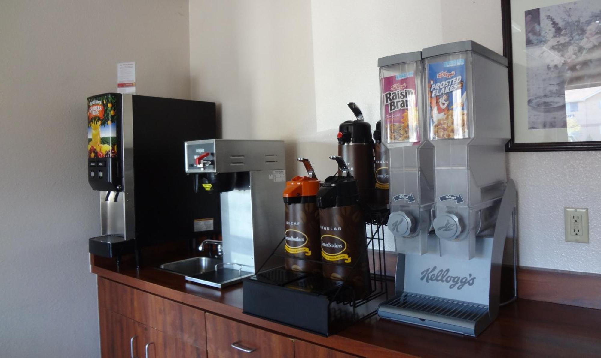 Motel Super 8 By Wyndham Airport 3*