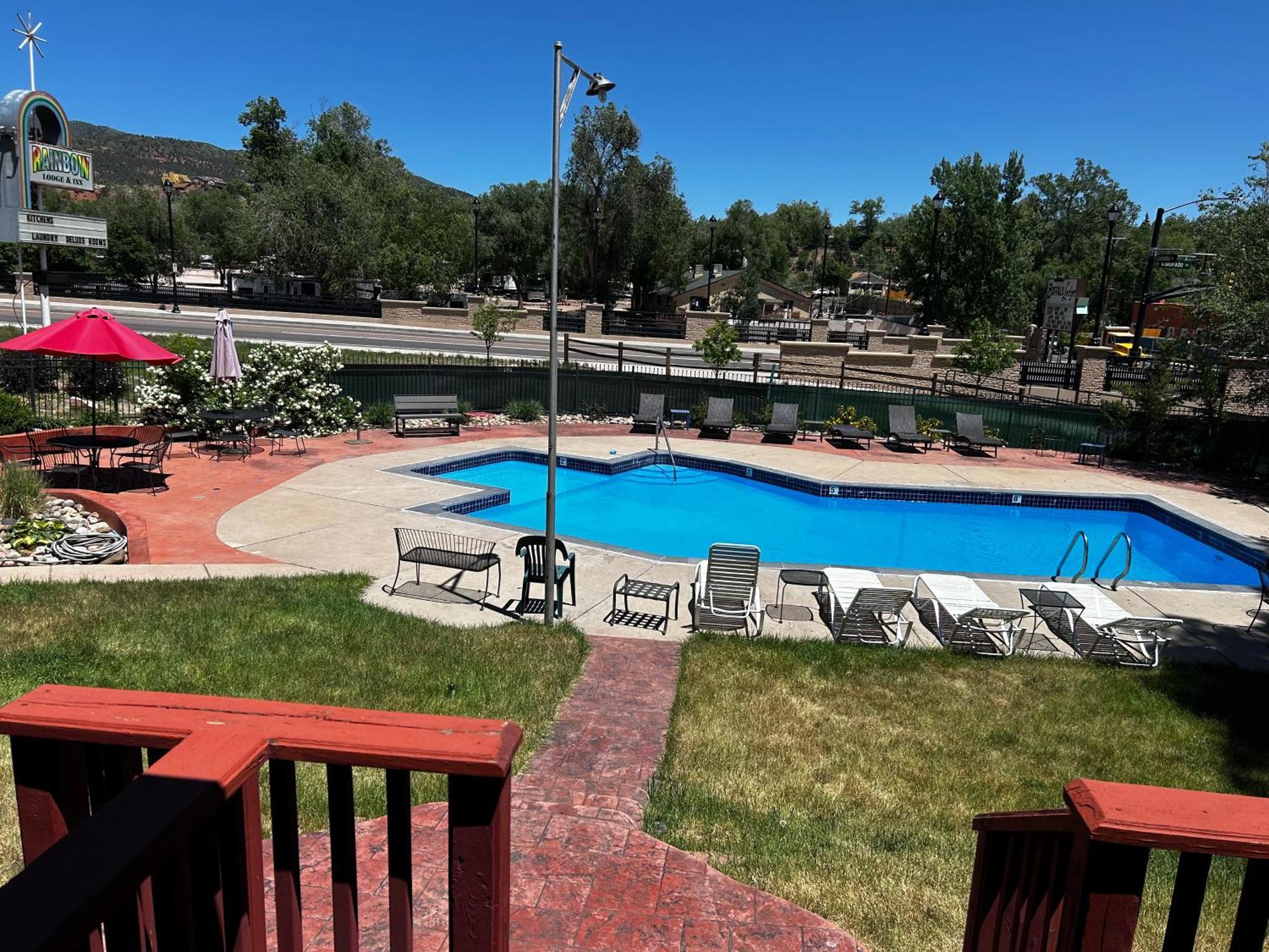 Lodge Rainbow And Colorado Springs