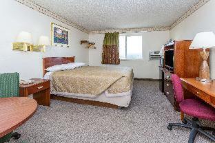 Super 8 By Wyndham Colorado Springs/chestnut Street Motel