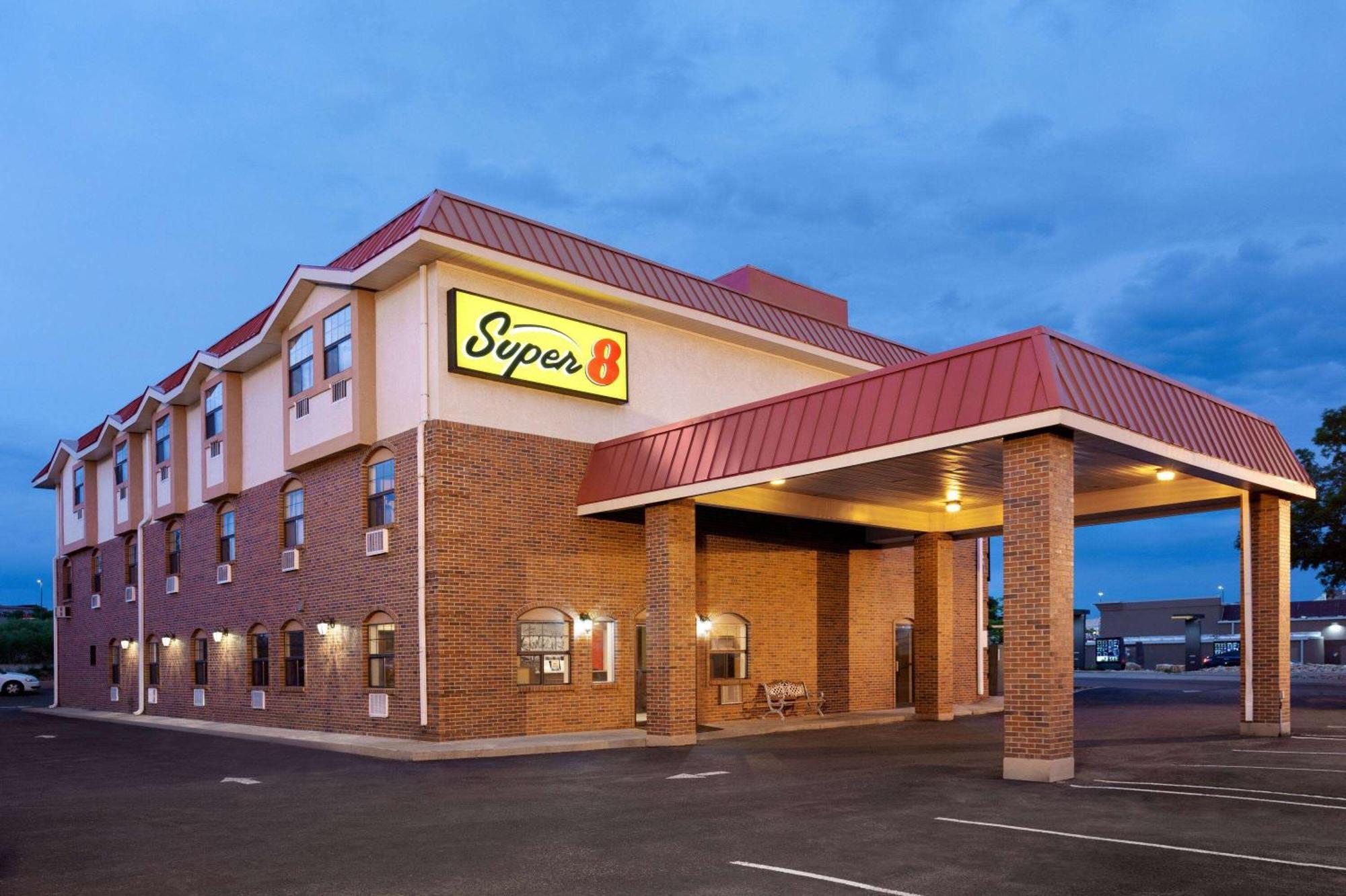 Super 8 By Wyndham Colorado Springs/afa Area
