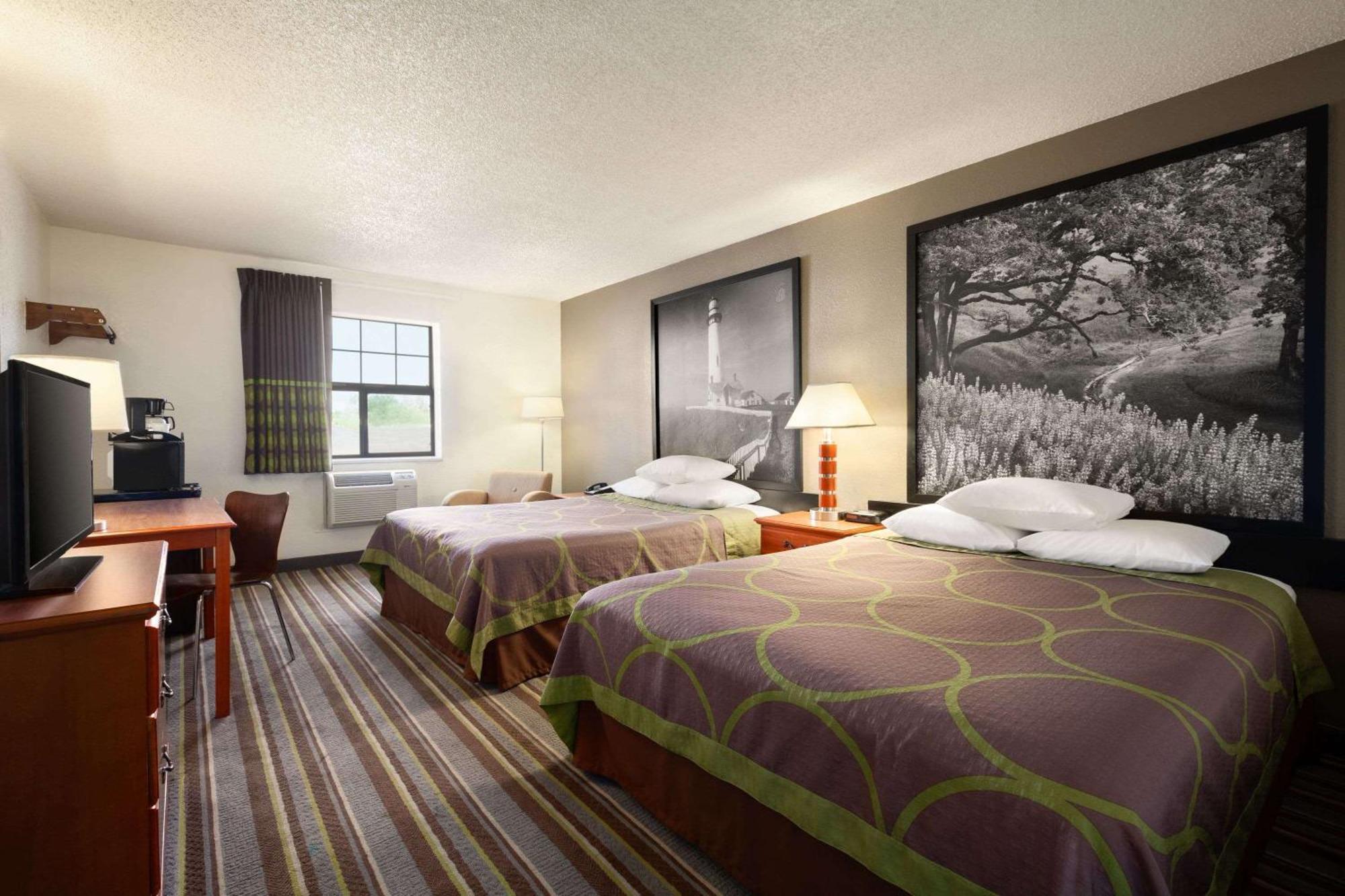Super 8 By Wyndham Colorado Springs/afa Area Hotel