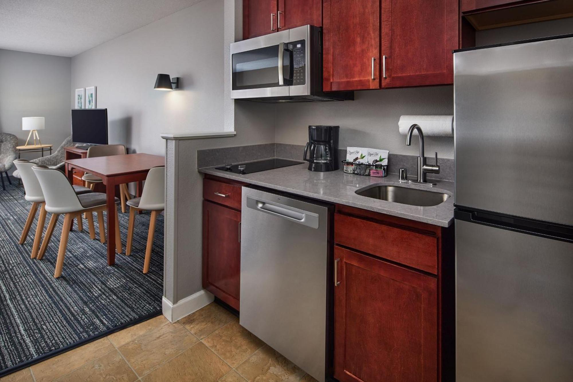 Towneplace By Marriott South Hotel
