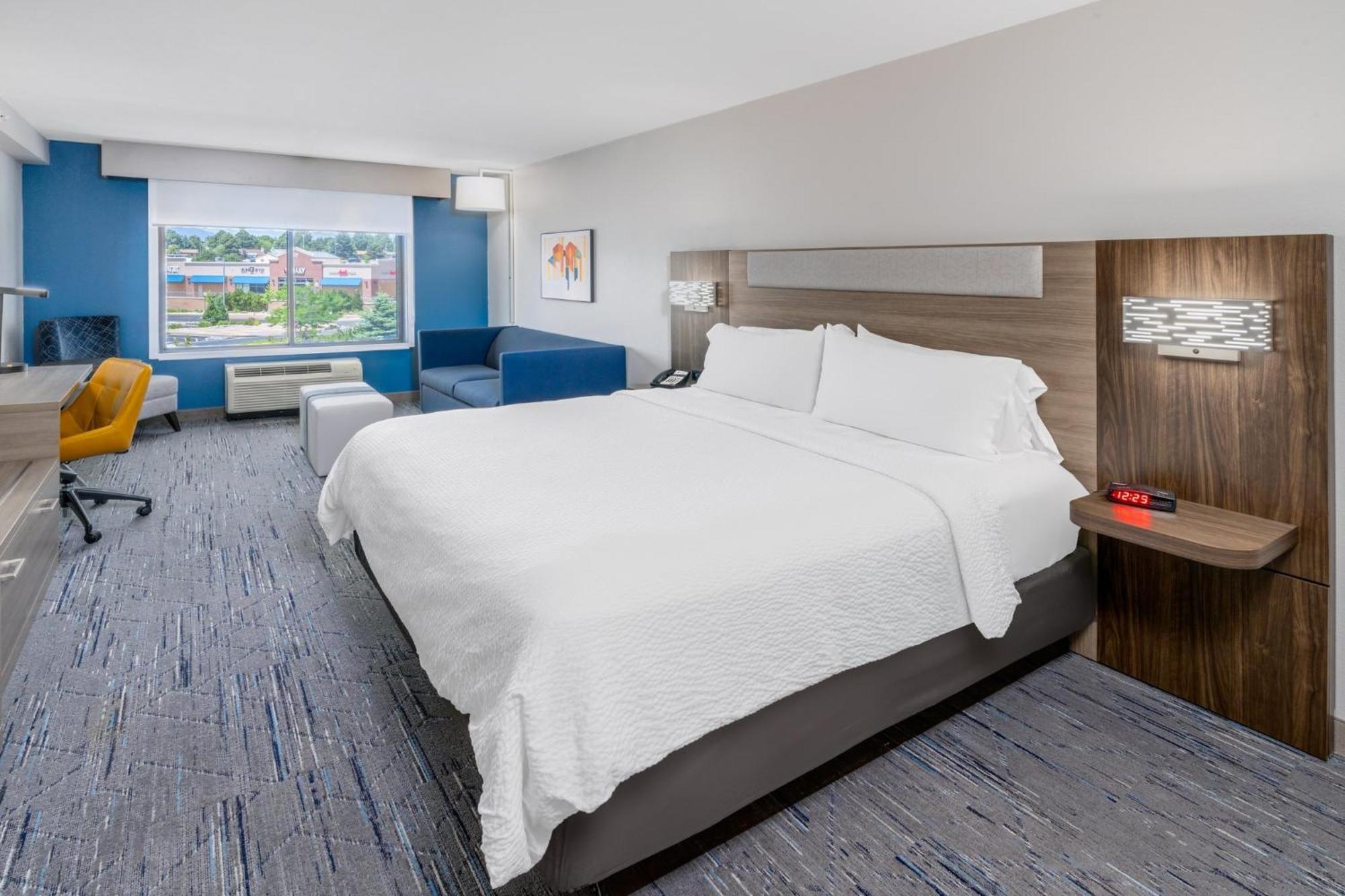 Express - - First & Main By Ihg Hotel Colorado Springs