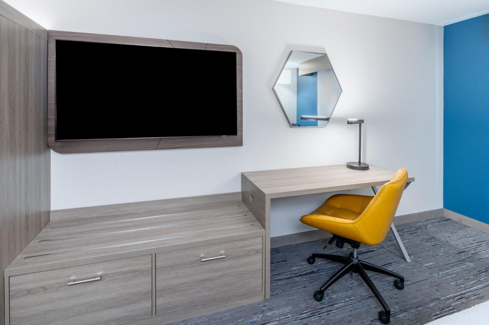 Express - - First & Main By Ihg 3* Colorado Springs