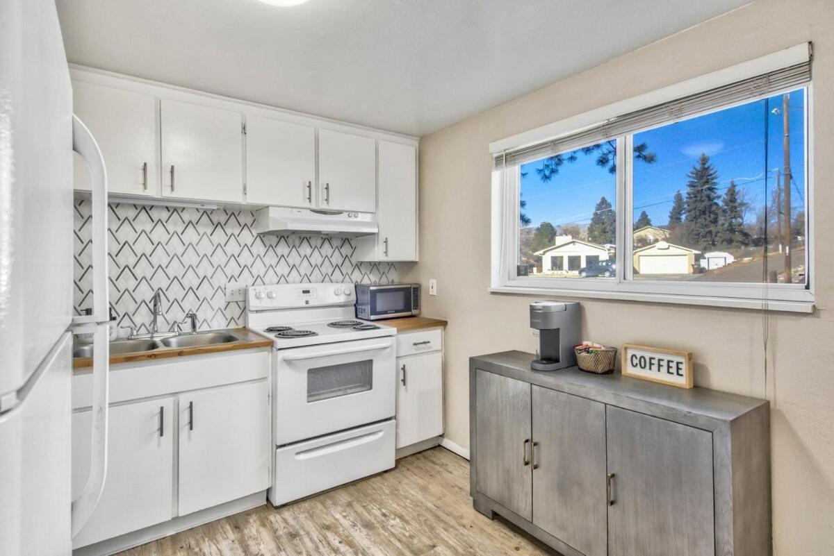 Kings Hideaway Prime Spot Hot Tub Scenic View Apartment Colorado Springs