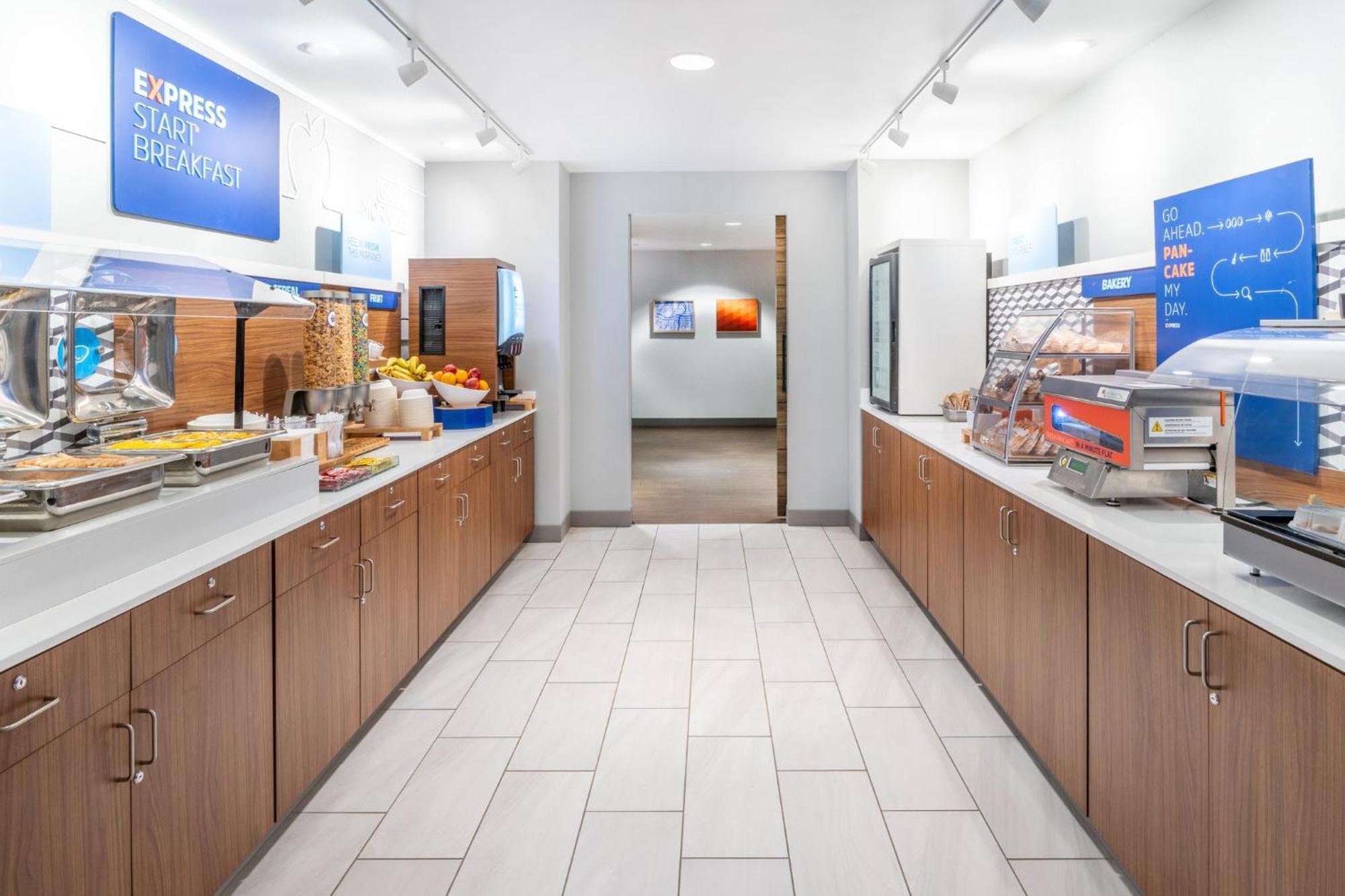 Hotel Express - - First & Main By Ihg Colorado Springs