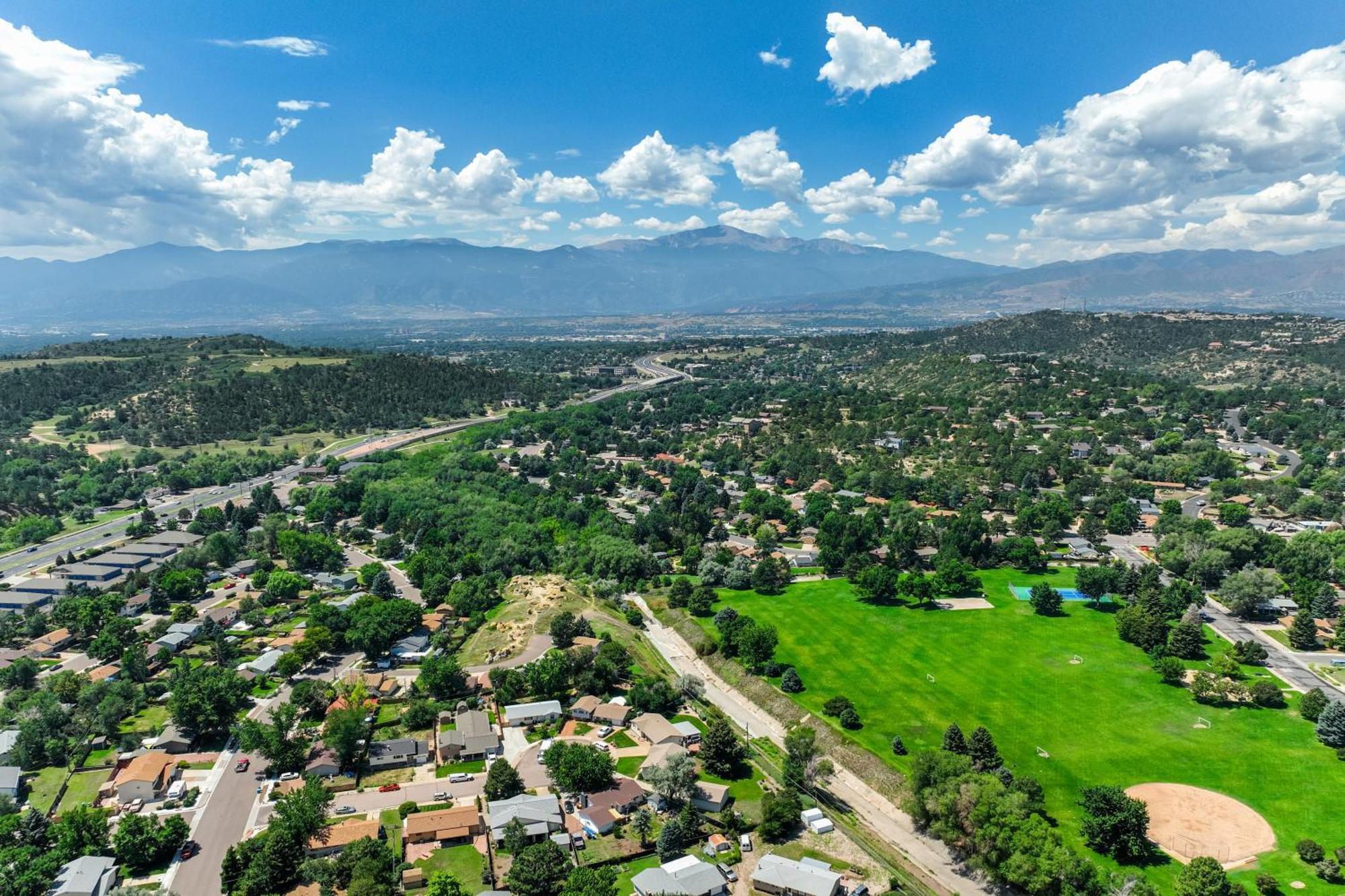 4bd Centrally Located Dog-friendly Close To Park Colorado Springs