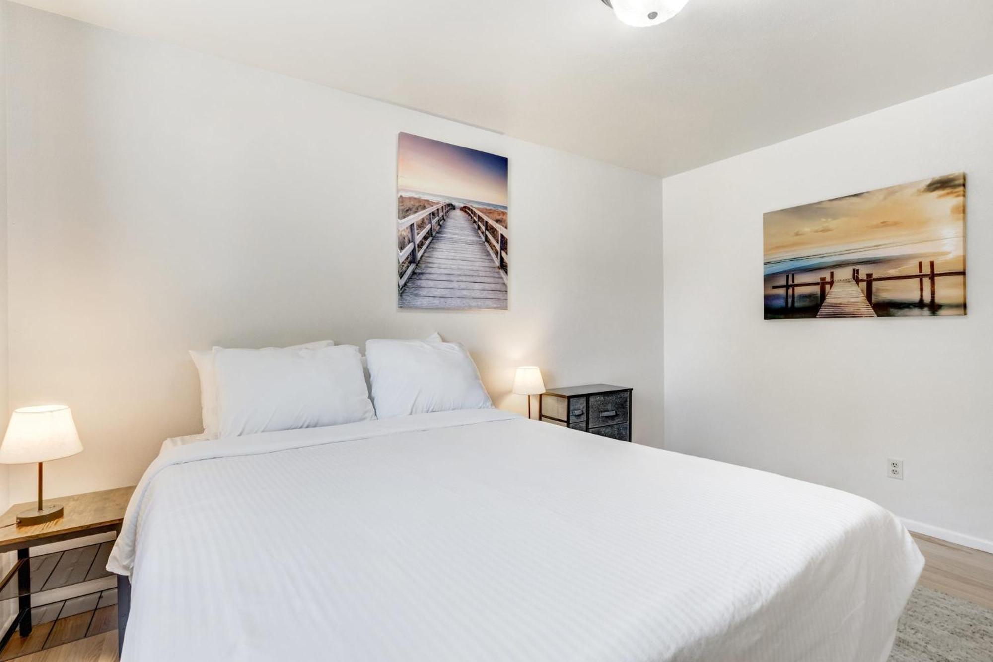 4bd Centrally Located Dog-friendly Close To Park Holiday home *