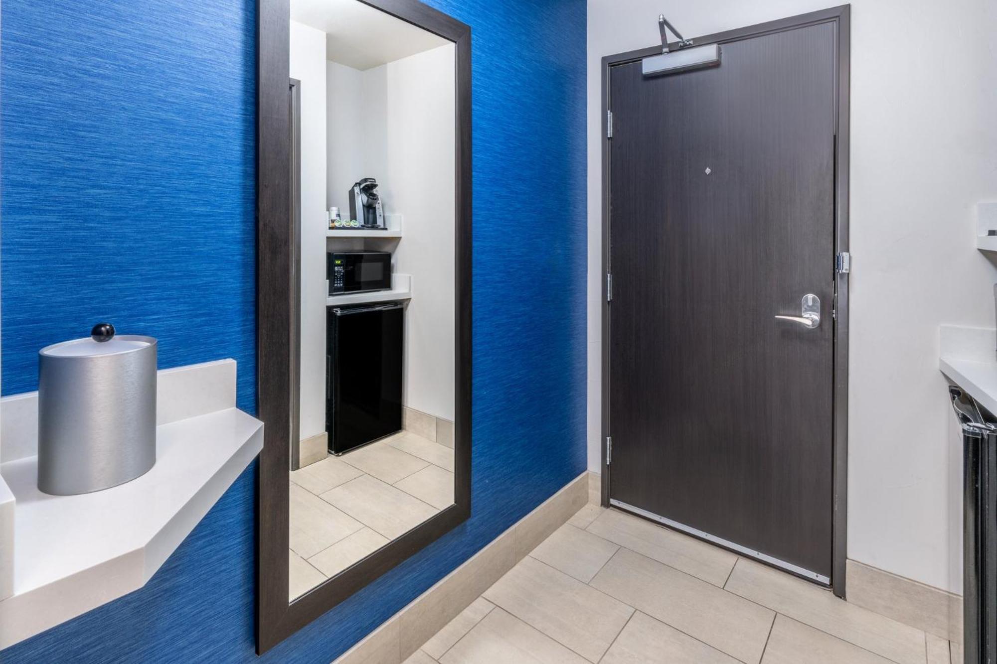 Hotel Express & - Afa Northgate By Ihg Colorado Springs