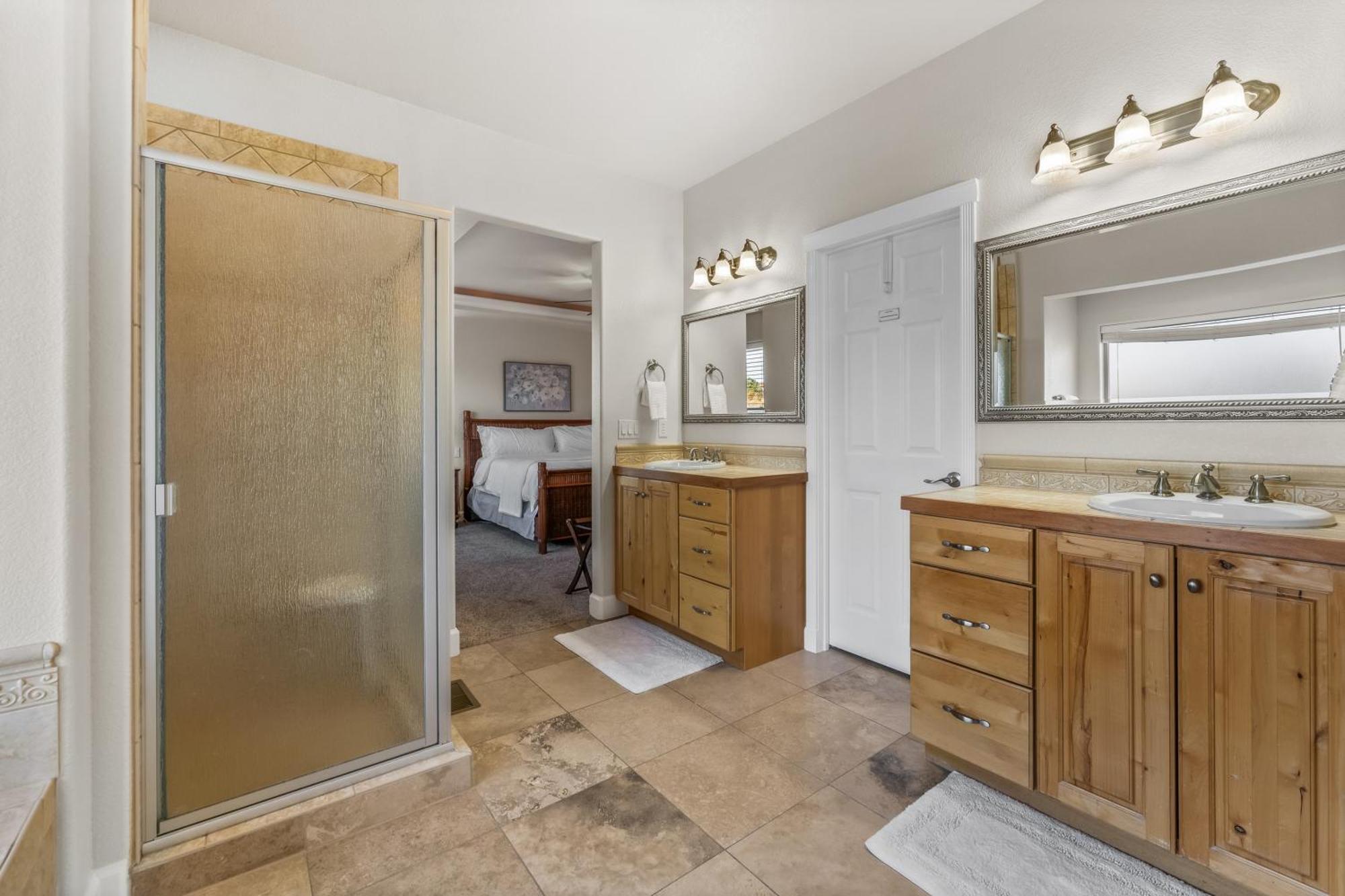 North Gate Getaway - Pet Friendly - Game * Colorado Springs