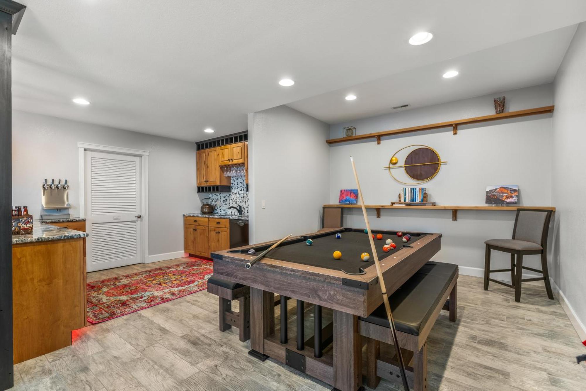 North Gate Getaway - Pet Friendly - Game *