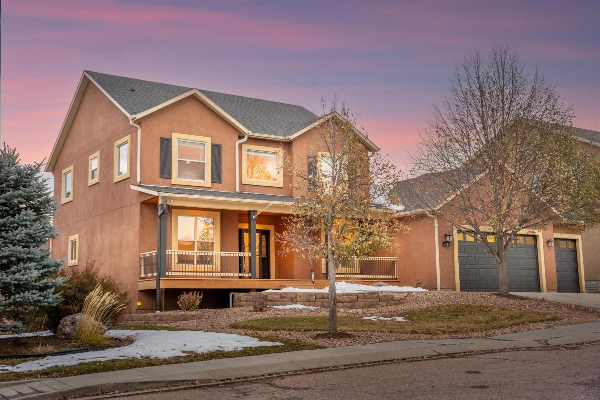 North Gate Getaway - Pet Friendly - Game Colorado Springs