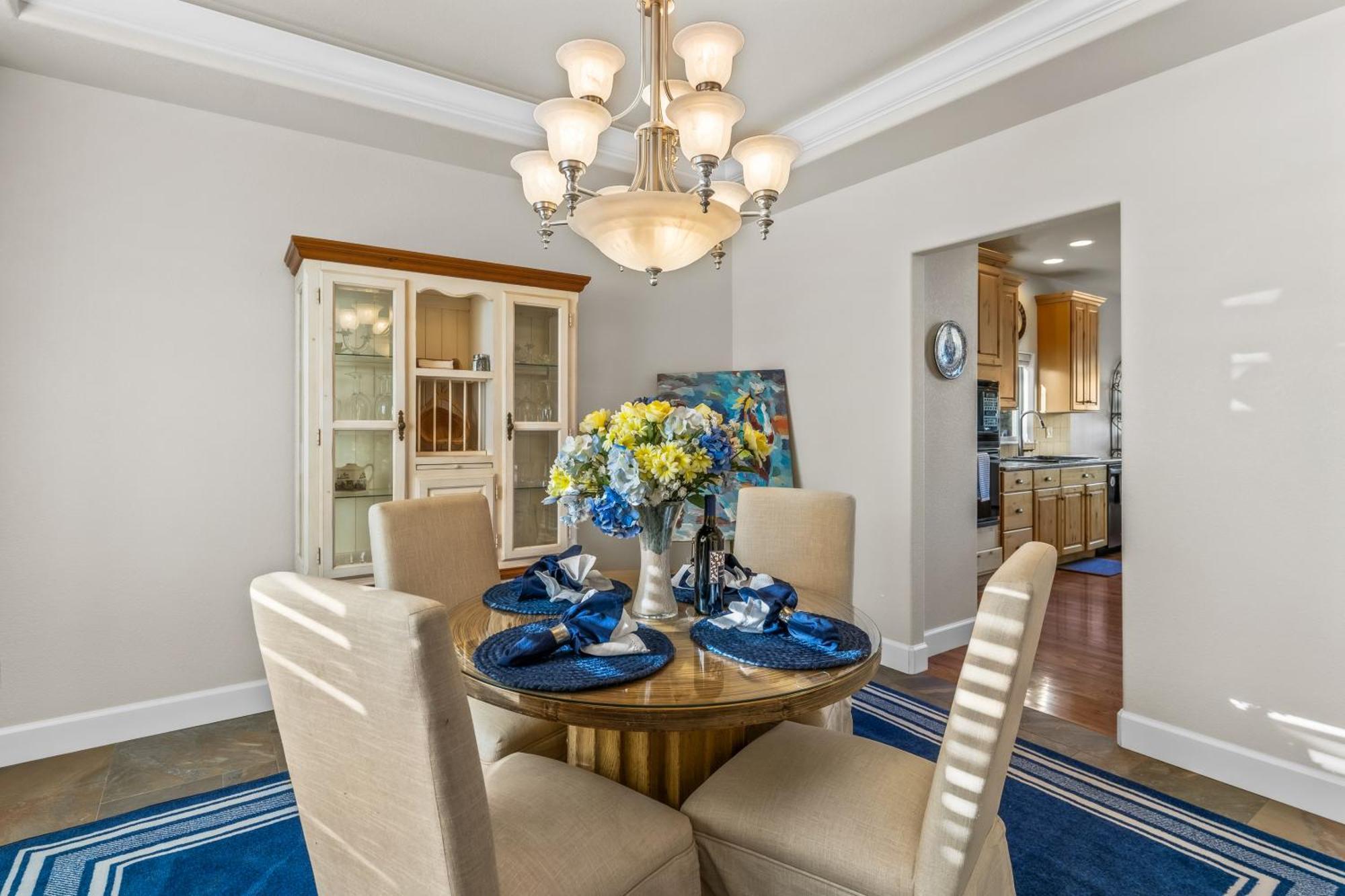 North Gate Getaway - Pet Friendly - Game