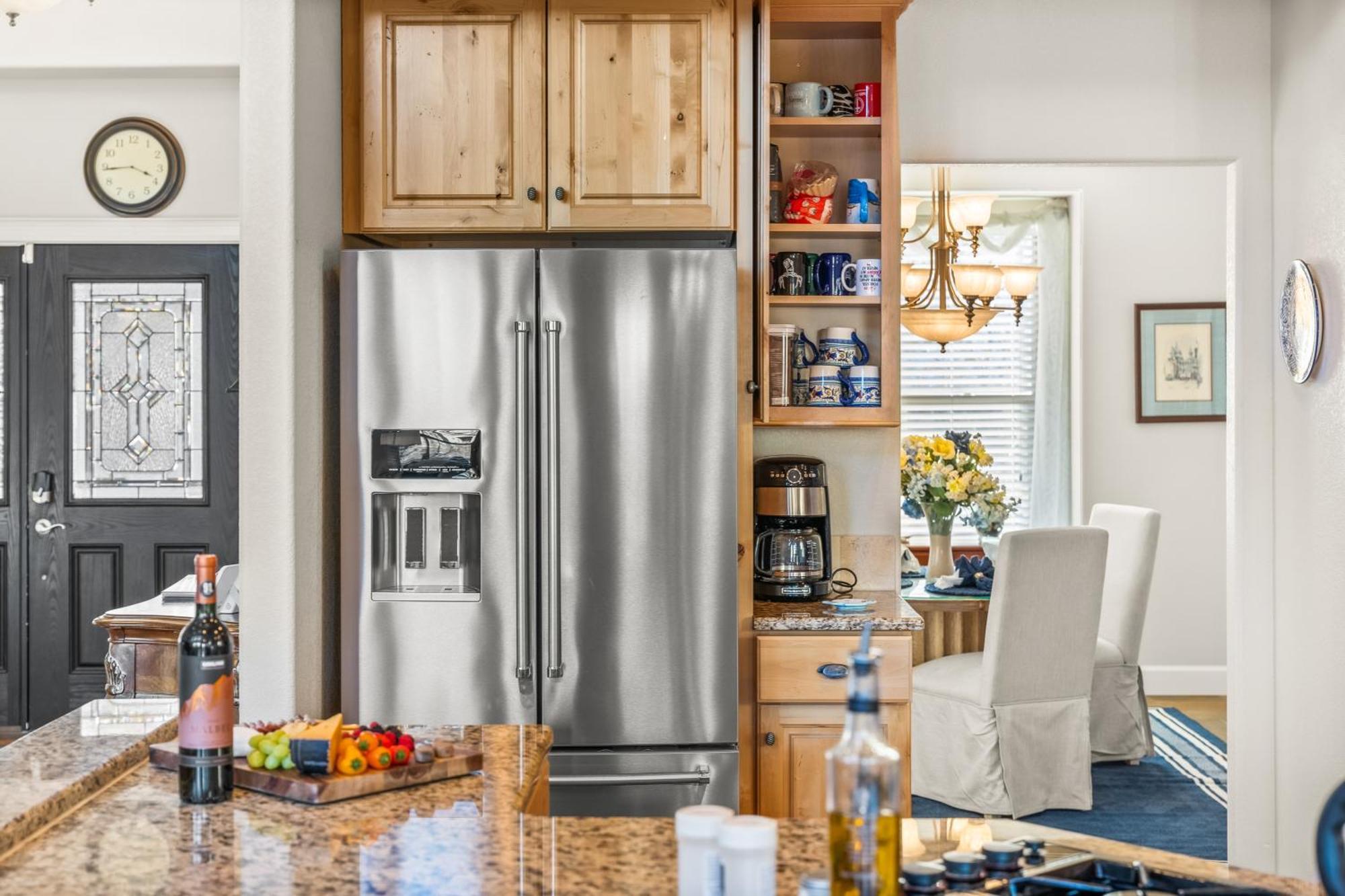 North Gate Getaway - Pet Friendly - Game Holiday home *