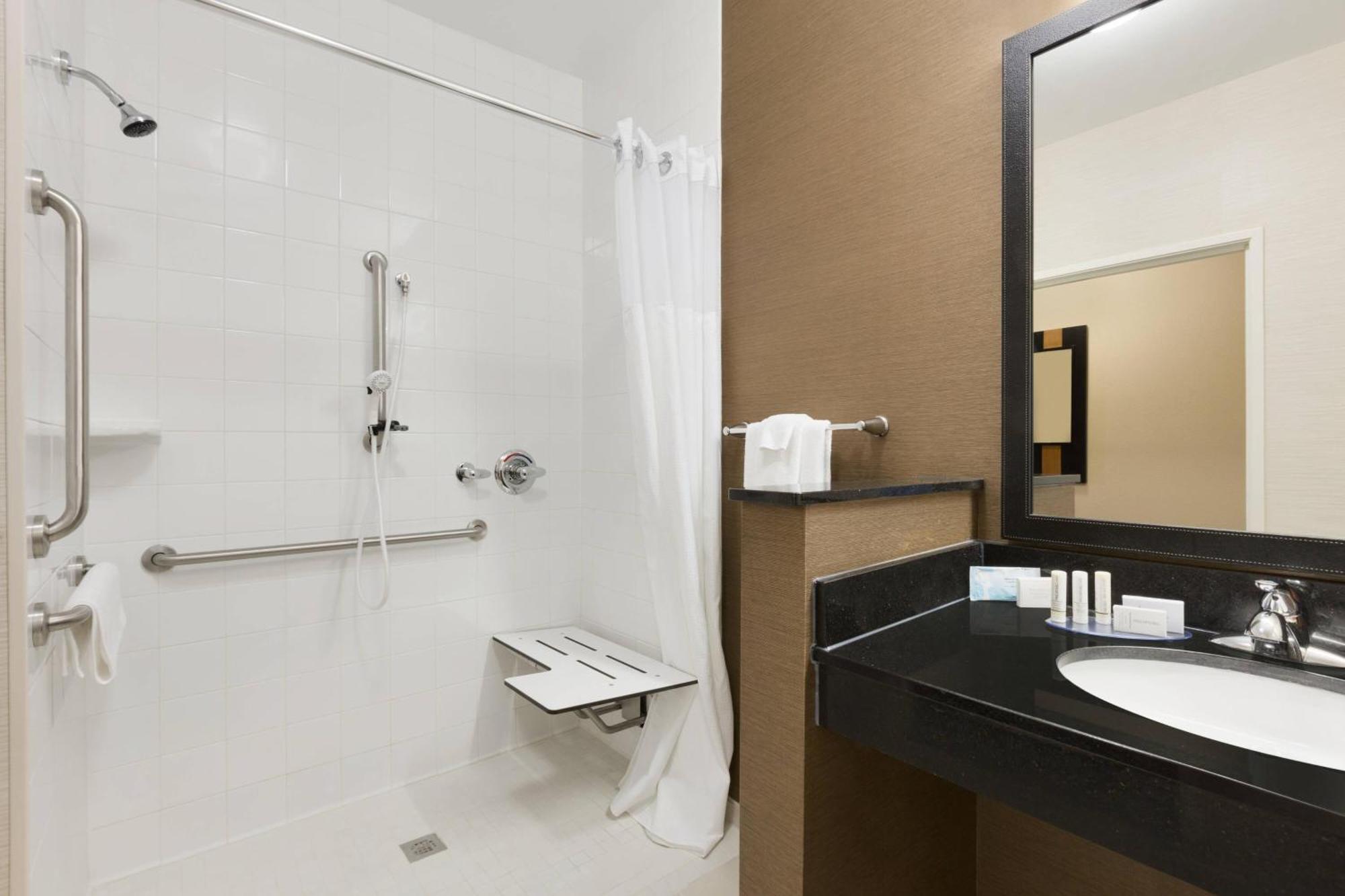 Hotel Fairfield Air Force Academy 3*