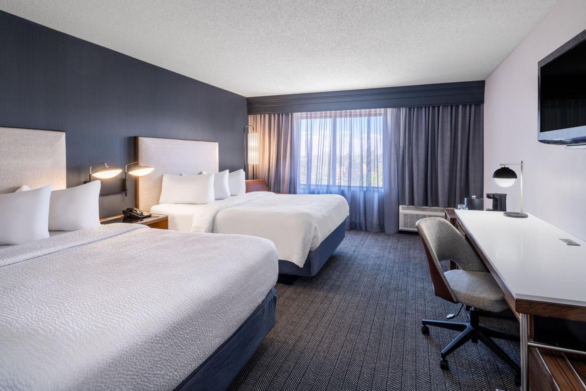 Courtyard By Marriott South Hotel 3*