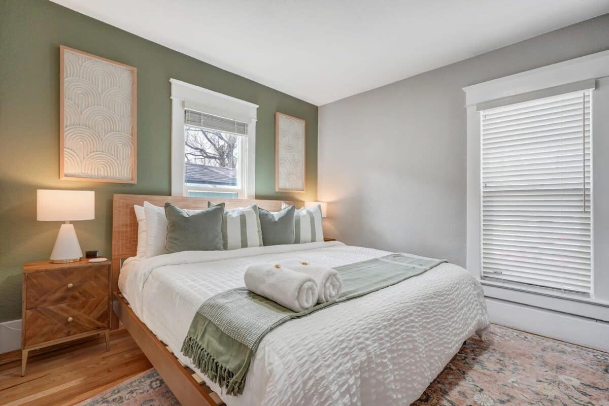 2bdrm Office Fireplace Downtown Park