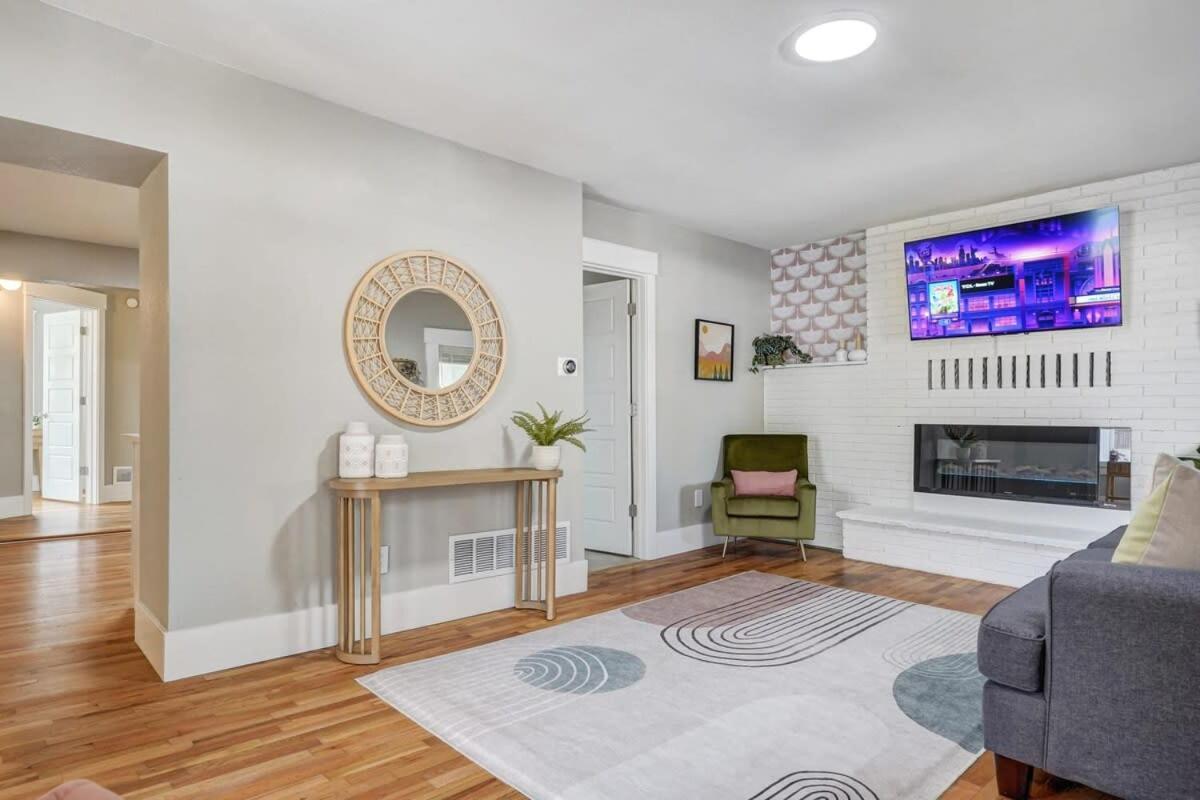 2bdrm Office Fireplace Downtown Park