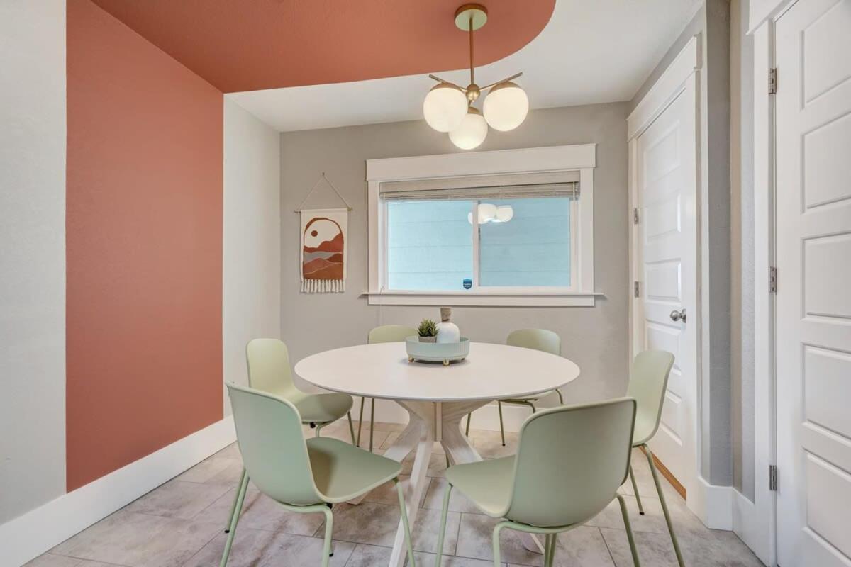 2bdrm Office Fireplace Downtown Park Holiday home