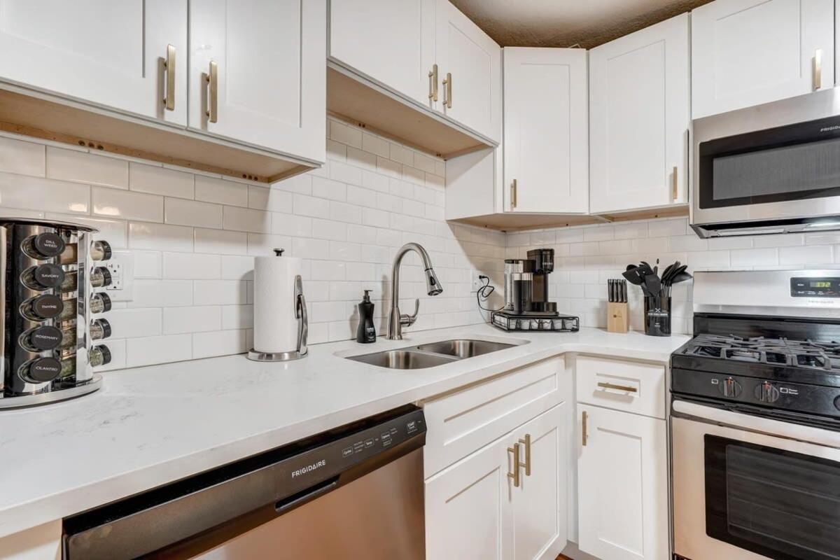 2bdrm Office Fireplace Downtown Park Holiday home *
