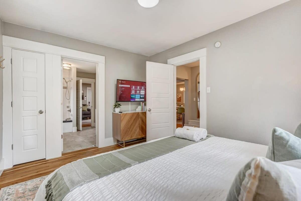 2bdrm Office Fireplace Downtown Park Holiday home Colorado Springs