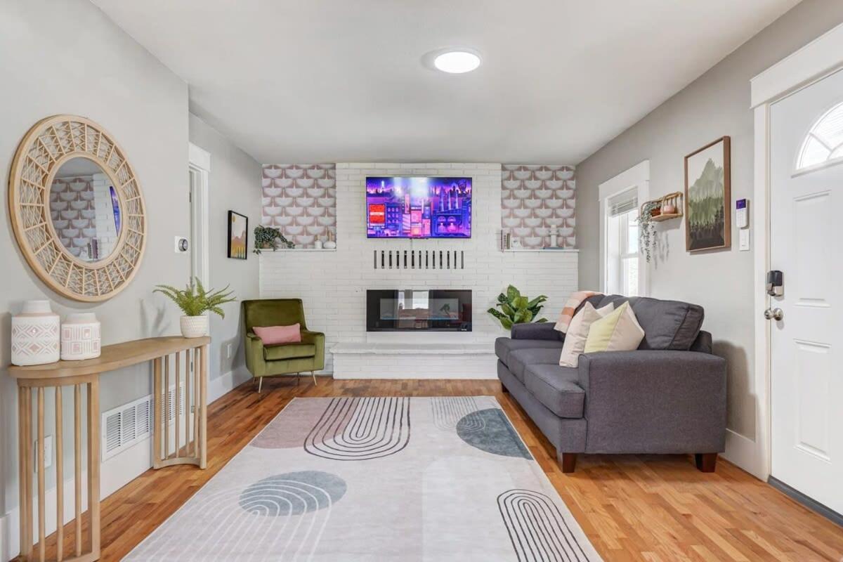 2bdrm Office Fireplace Downtown Park Colorado Springs