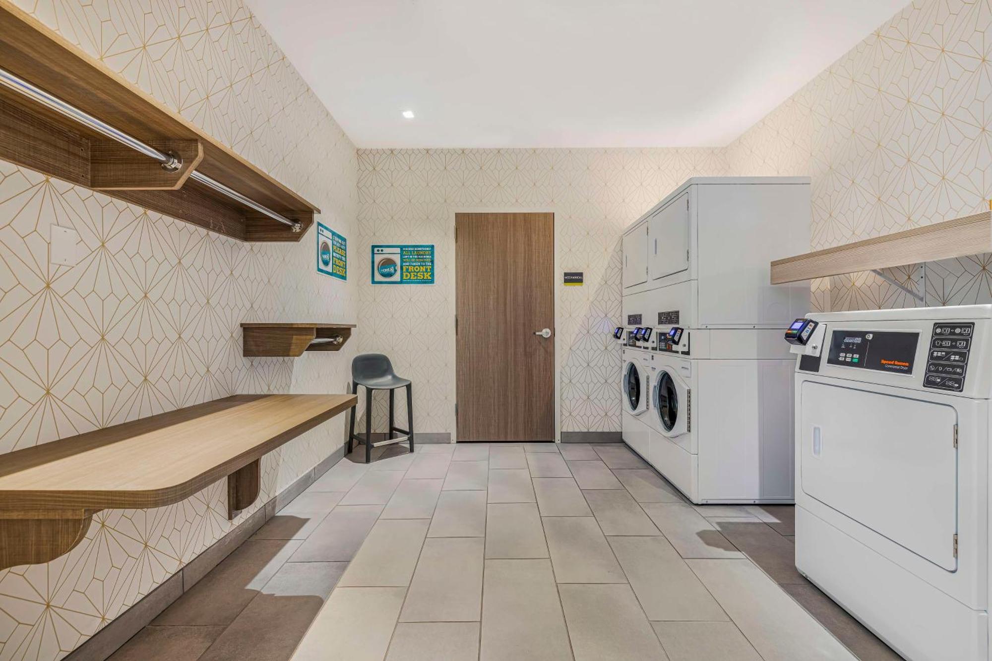 Hotel Home2 By Hilton Airport 3*
