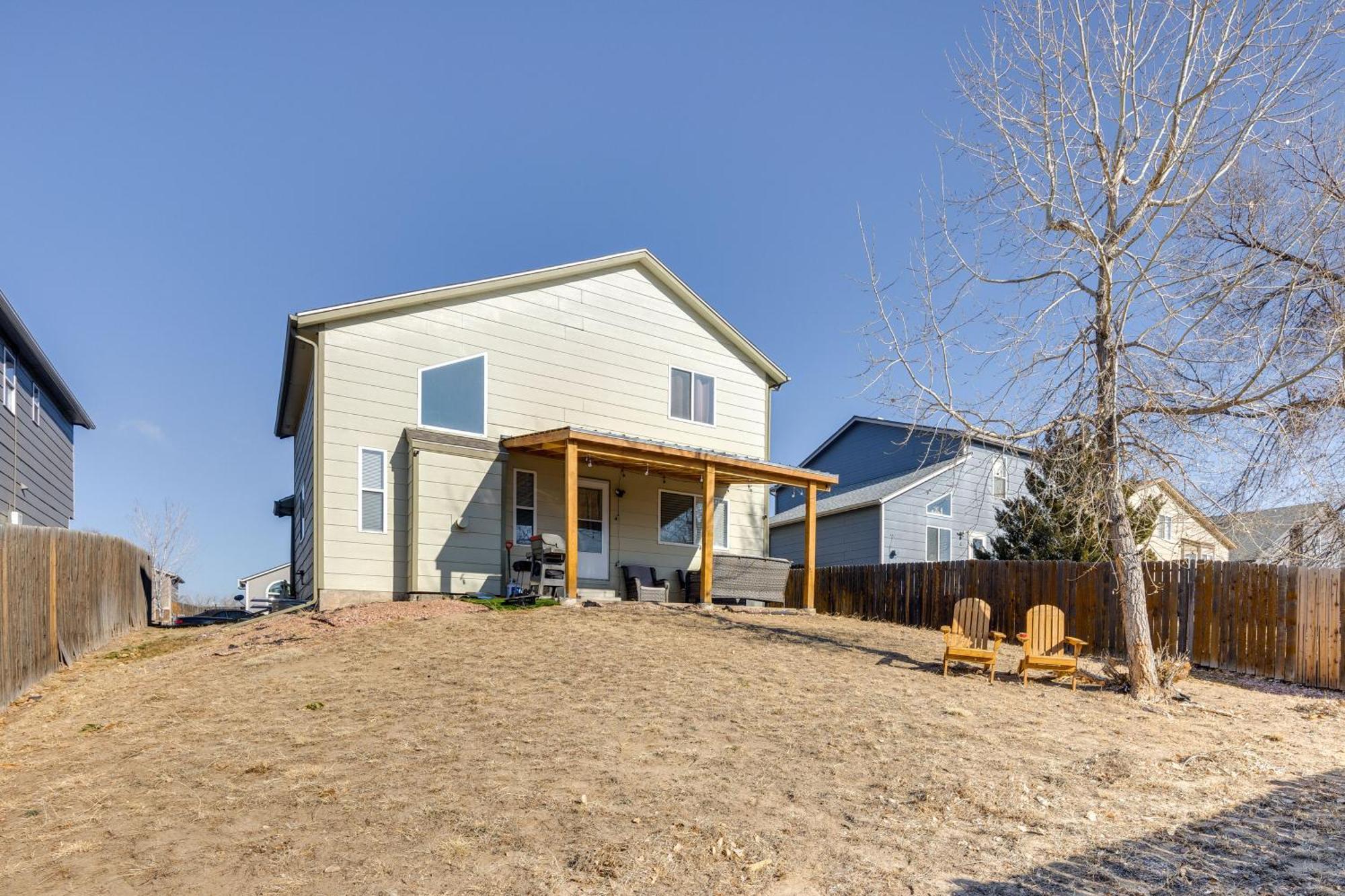 Family With Yard In Holiday home Colorado Springs