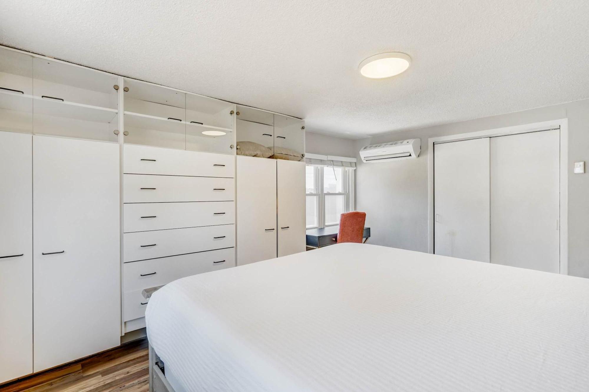 Occ Complex Mountain View Prime Location Apartment