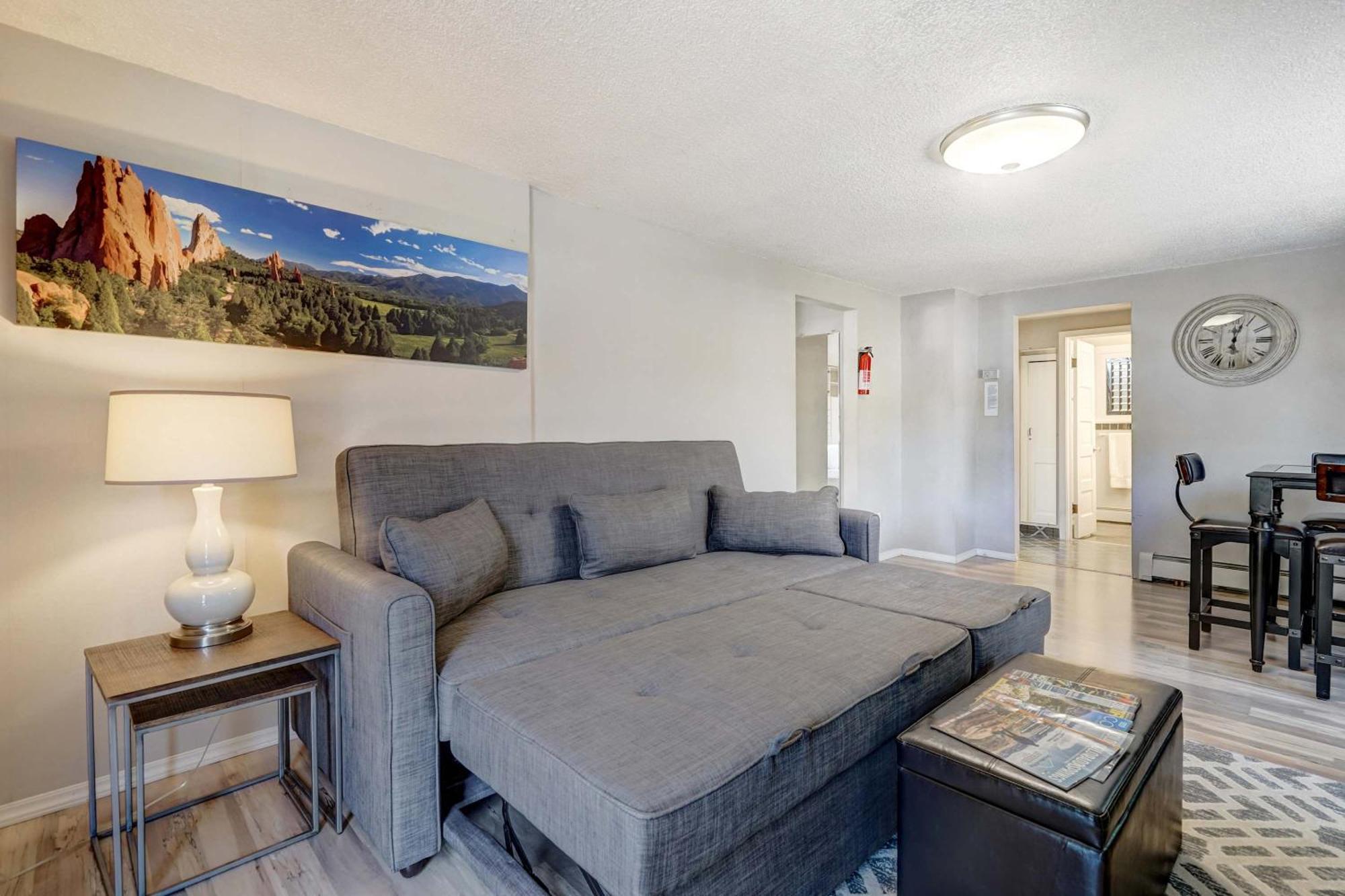 Occ Complex Mountain View Prime Location Apartment *