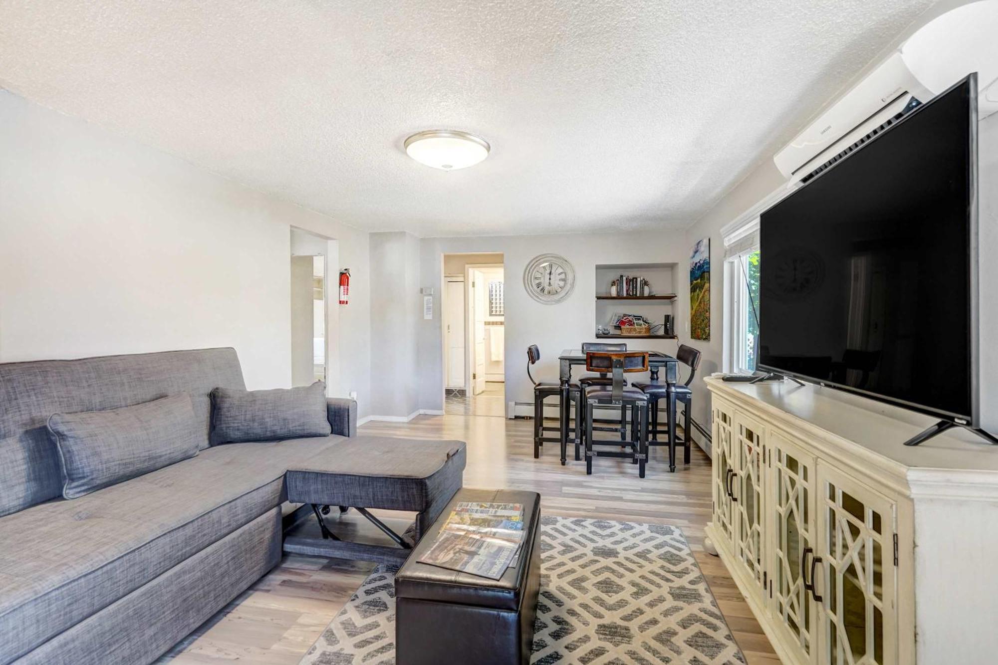 Apartment Occ Complex Mountain View Prime Location *