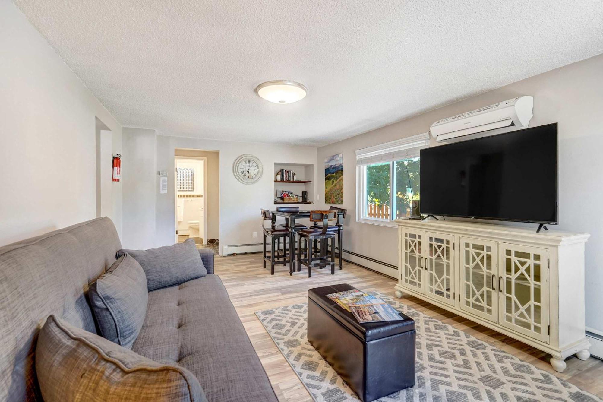 Occ Complex Mountain View Prime Location Apartment